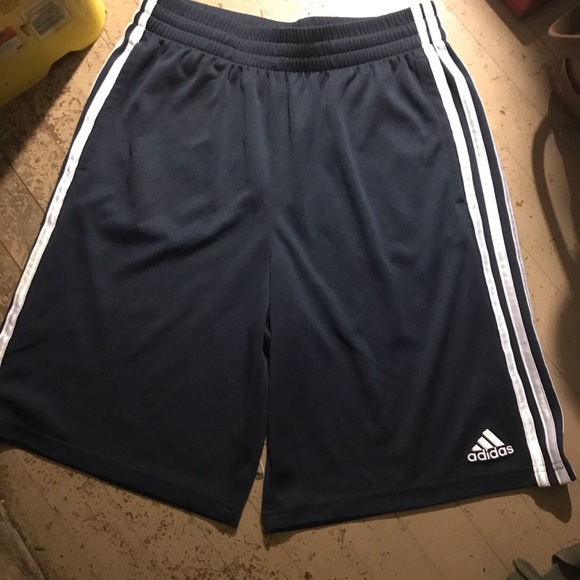 Adidas Men’s Basketball athletic shorts Large - Picture 1 of 3